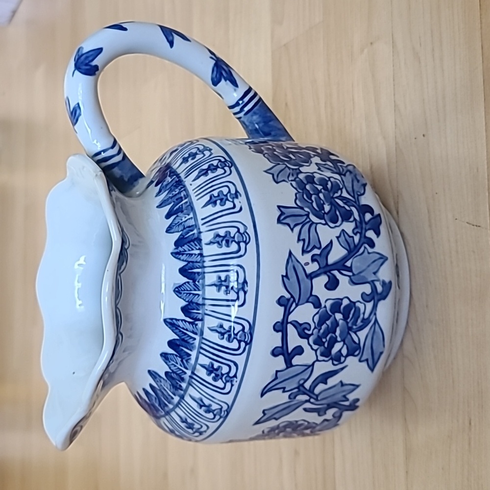 Vintage Beautiful BLUE & WHITE FLORAL PITCHER CANTON COLLECTION 6"H 8"W